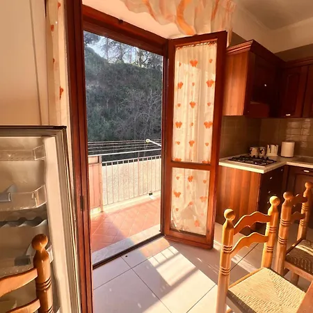 Le Di Rosa E Antonio Castellammare di Stabia