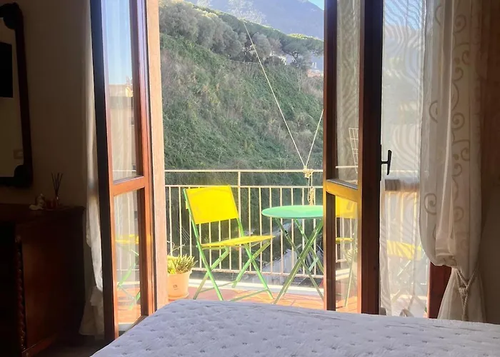 Le Di Rosa E Antonio Castellammare di Stabia